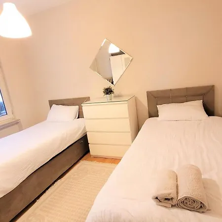 Taksim Bright 2br Apt Balcony, Cozy Interiors