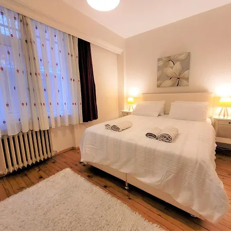 Apartment Taksim Bright 2br Apt Balcony, Cozy Interiors *
